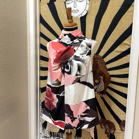 🌈 Amazing Rose art city top - Picture 4 of 13